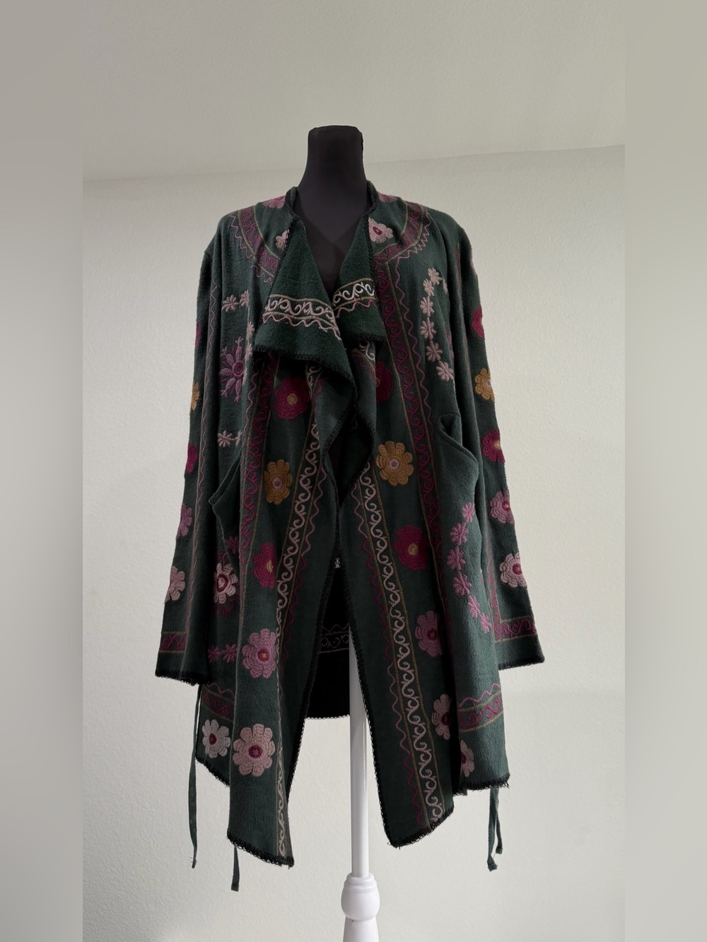 Paparazzi By Biz Green Embroidered Boho Wrap Tie Asymmetrical Cardigan Sz S.